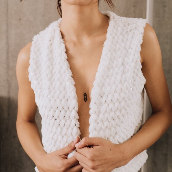 Maison Revolt White Faux Fur Sequin Vest - Picture 5 of 10
